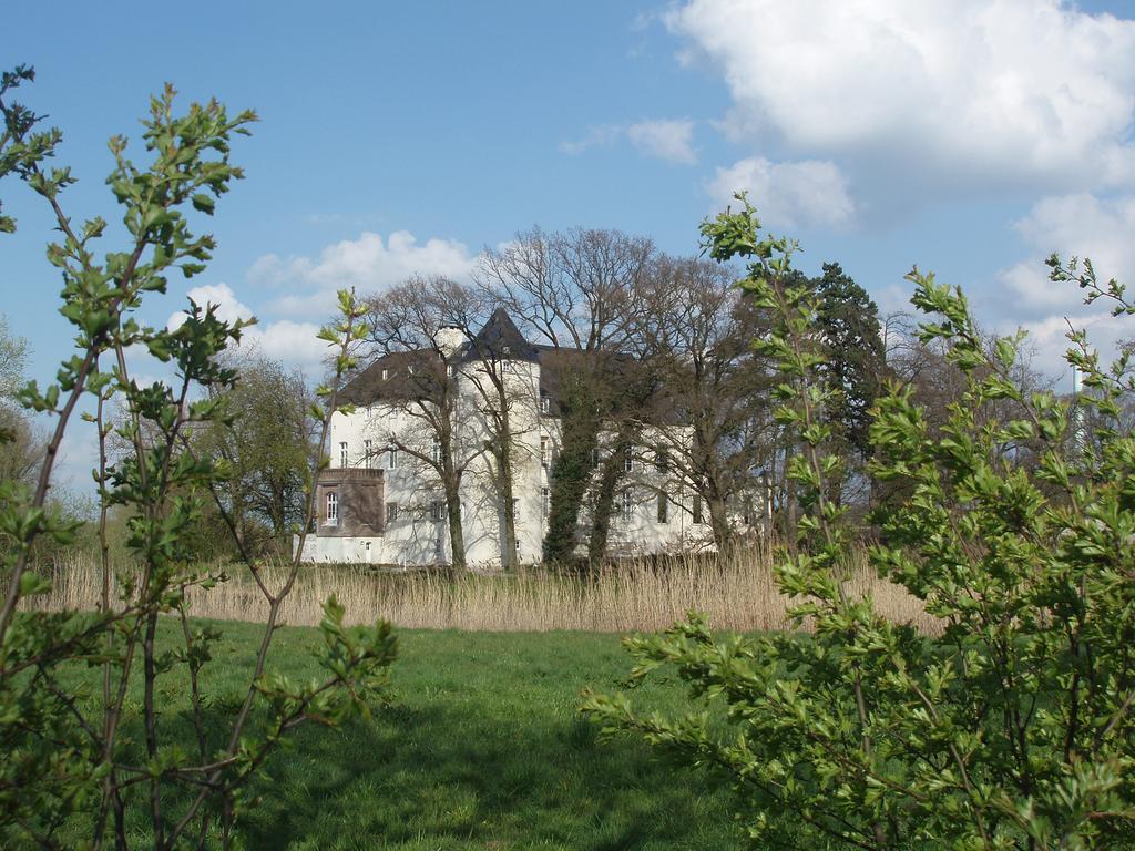 Burg Boetzelaer Hotell Kalkar Exteriör bild